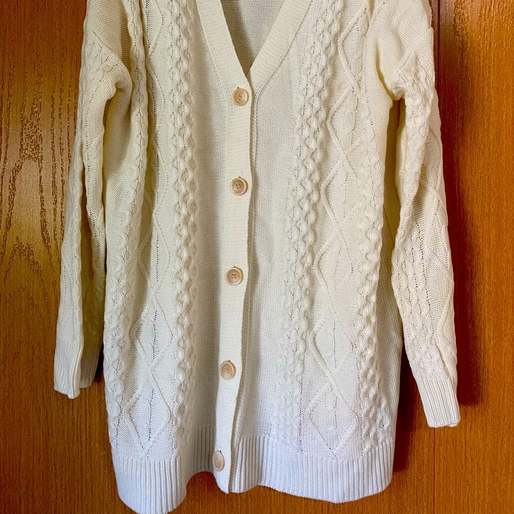 Dip Kroger brand, cream colored, knit sweater. Size M